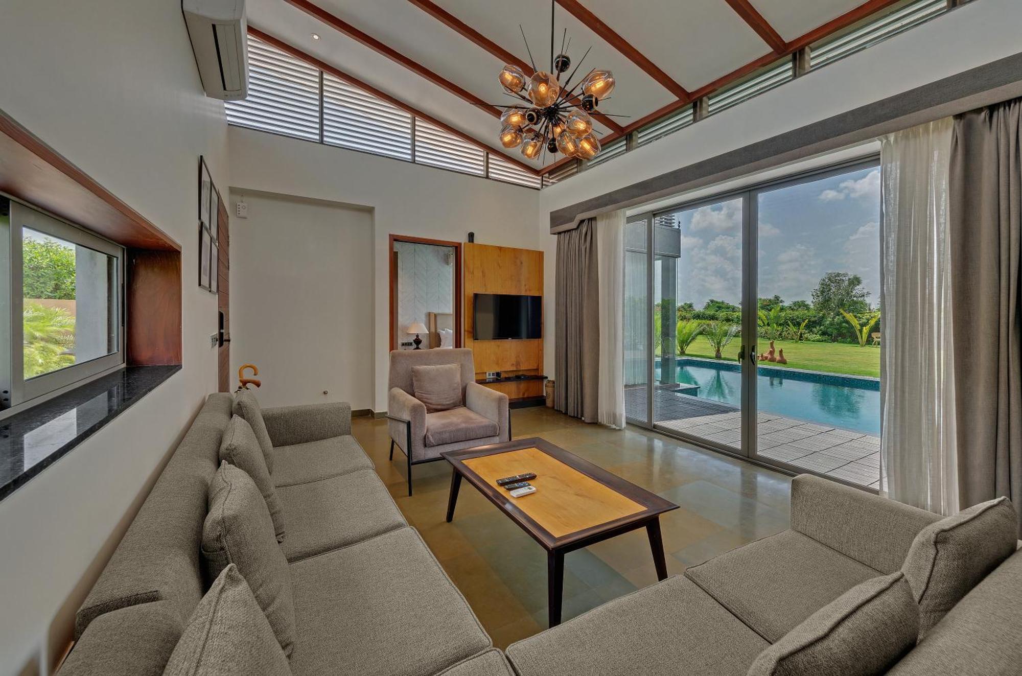 The Fern Royal Farm Resort, Anjār Eksteriør bilde