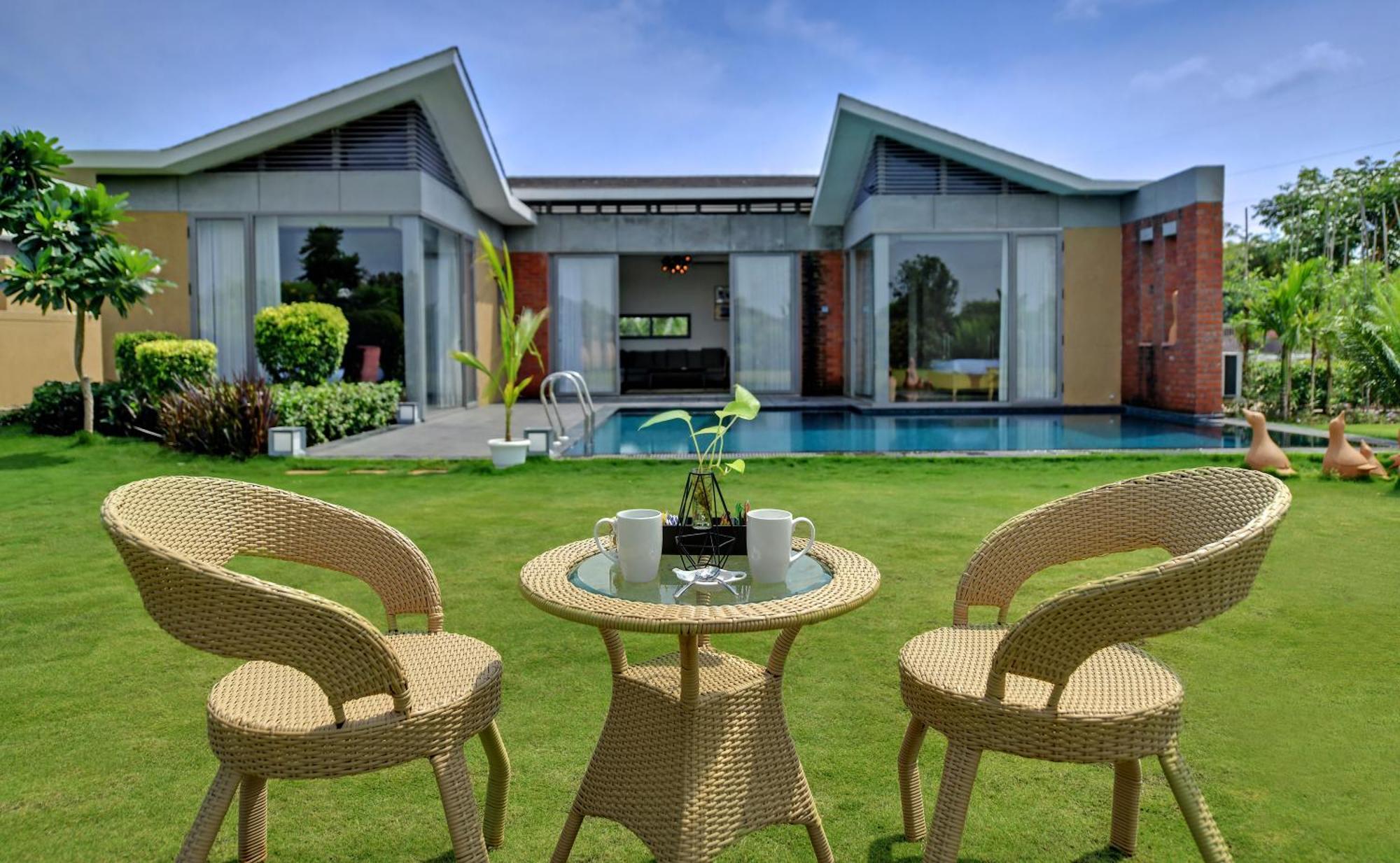 The Fern Royal Farm Resort, Anjār Eksteriør bilde